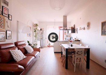 Salone - Three-room apartment corso Tortona, 21, Torino (neighborhood Vanchiglia) - photo 2