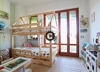 Camera da letto - Three-room apartment corso Tortona, 21, Torino (neighborhood Vanchiglia) - photo 13