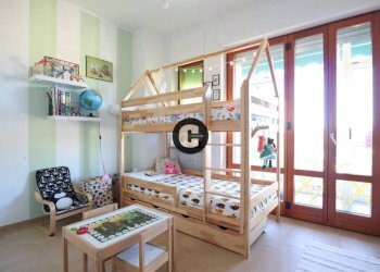 Camera da letto - Three-room apartment corso Tortona, 21, Torino (neighborhood Vanchiglia) - photo 14