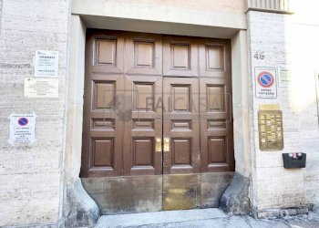 Facciata - Bilocale via San Donato, 46, Torino (zona San Donato) - foto 7