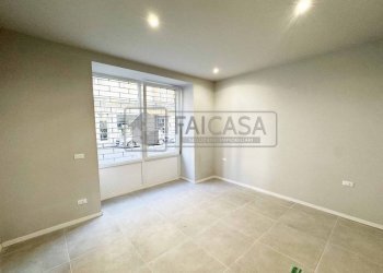 Camera da letto - Bilocale via San Donato, 46, Torino (zona San Donato) - foto 19