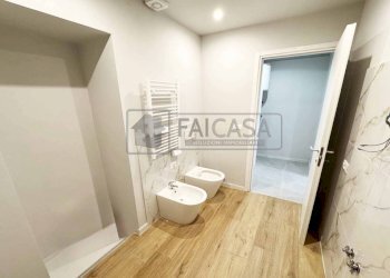 Bagno - Bilocale via San Donato, 46, Torino (zona San Donato) - foto 27
