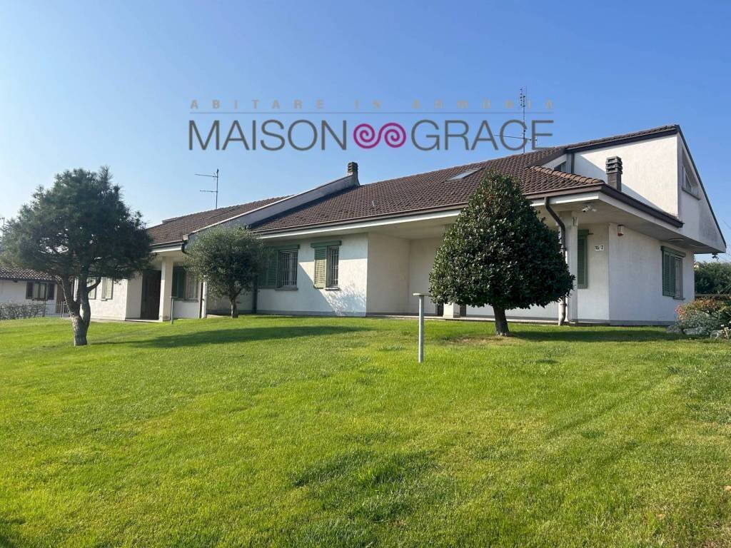 Giardino - Villa strada Guarene, 15, Alba - photo 1