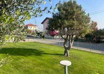 Giardino - Villa strada Guarene, 15, Alba - photo 4