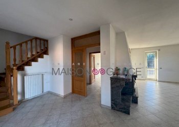 Salone - Villa strada Guarene, 15, Alba - photo 6