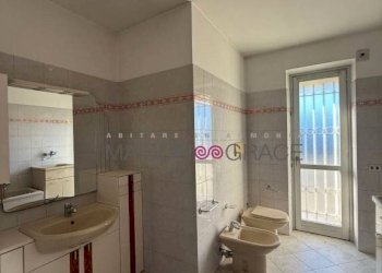 Bagno - Villa strada Guarene, 15, Alba - photo 14