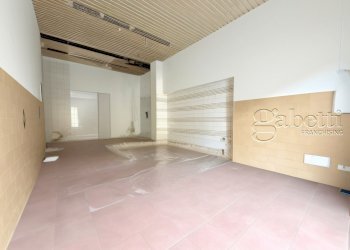 negozio - Commercial Premises Via Andrea Ponti, Cornaredo - photo 2