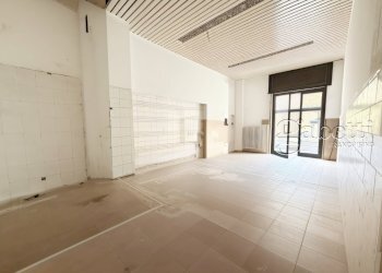 negozio - Commercial Premises Via Andrea Ponti, Cornaredo - photo 3