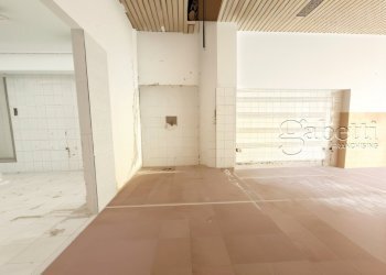 negozio - Commercial Premises Via Andrea Ponti, Cornaredo - photo 4