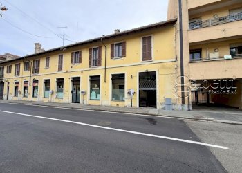 esterno - Commercial Premises Via Andrea Ponti, Cornaredo - photo 9