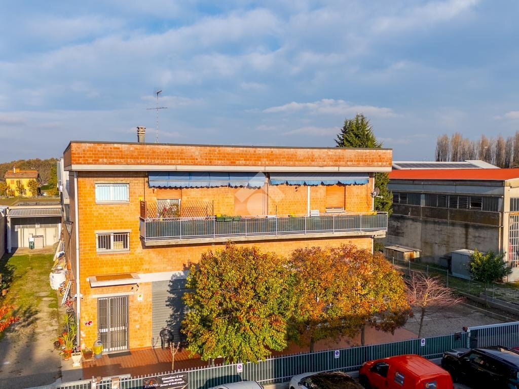 Capannone via mattei, Minerbio - foto 1