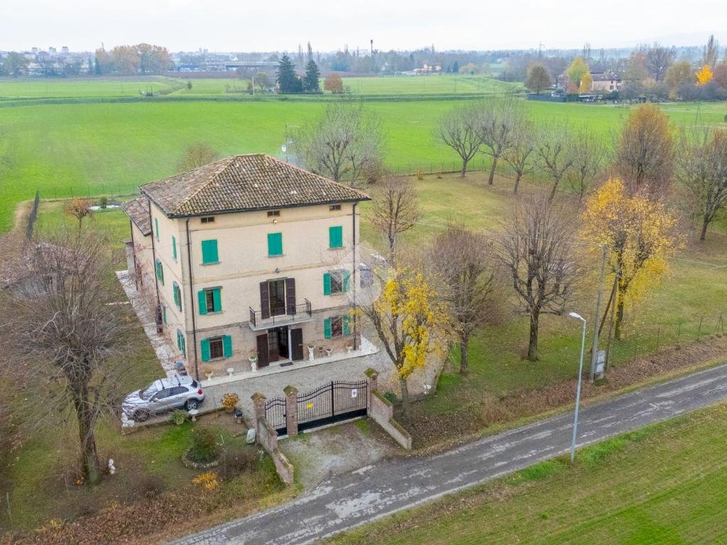 Casa indipendente Via Anita Garibaldi, Reggio nell'Emilia - foto 1