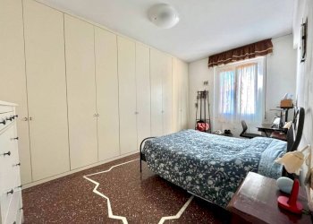 Camera da letto - Trilocale via Laviosa, Genova (zona Pegli) - foto 4