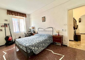 Camera da letto - Trilocale via Laviosa, Genova (zona Pegli) - foto 6