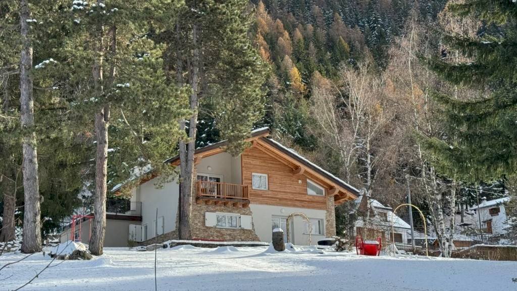 Facciata - Villa Località Seremon, 490, Charvensod - foto 1