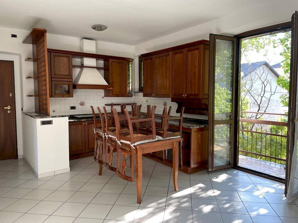 Cucina - Trilocale via Monte Grivola, 14, Aosta - foto 3