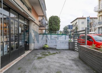 Cortile interno - Discoteca - Disco Pub - Locale Notturno via Dario Campana, Rimini - foto 2