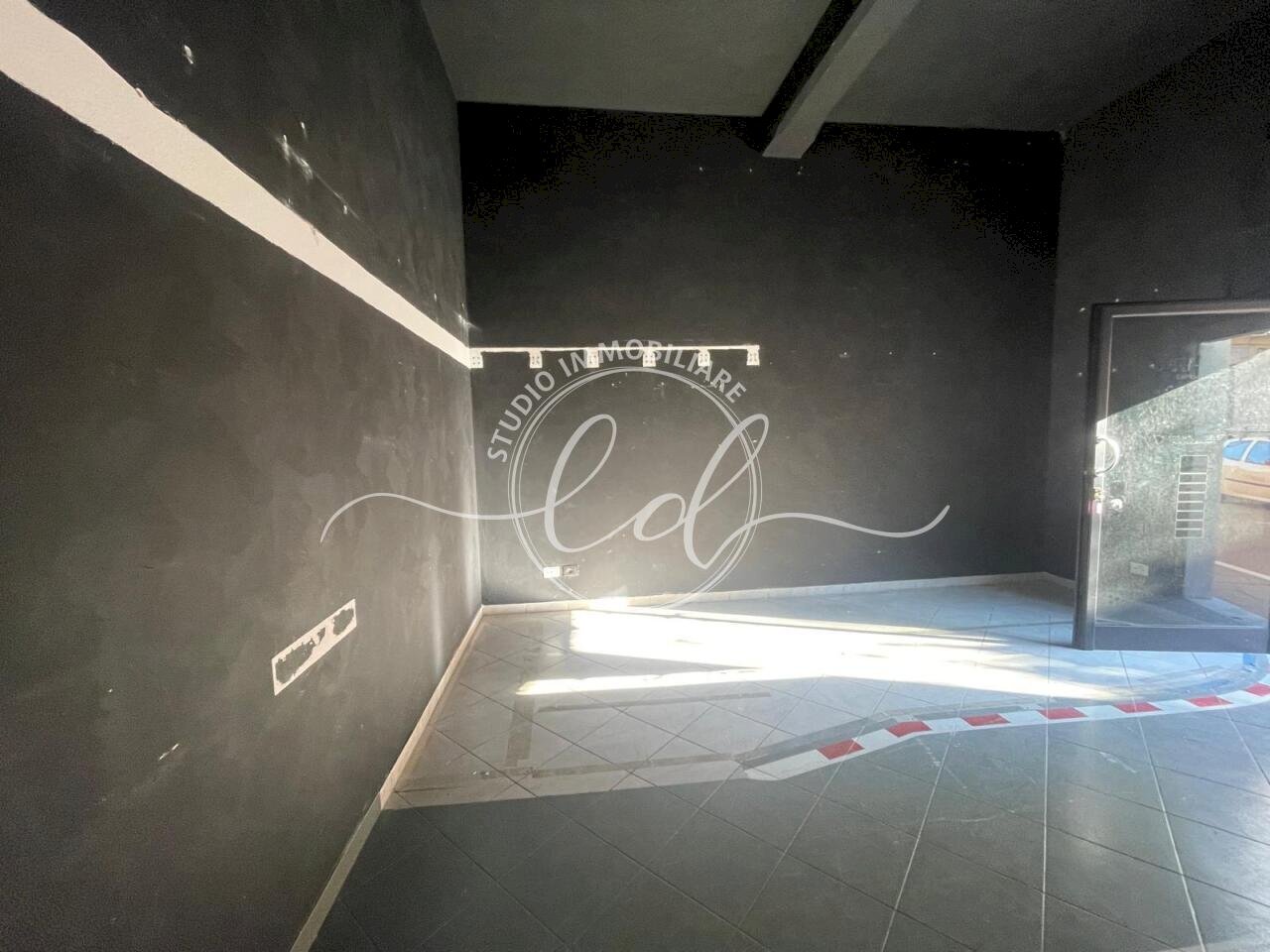 WhatsApp Image 2025-11-28 at 13.36.53 (5).jpeg - Locale Commerciale Pietrasanta - foto 1