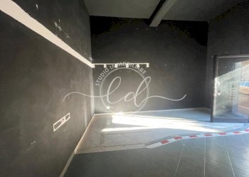 WhatsApp Image 2025-11-28 at 13.36.53 (5).jpeg - Locale Commerciale Pietrasanta - foto 1