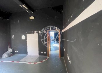 WhatsApp Image 2025-11-28 at 13.36.53 (6).jpeg - Locale Commerciale Pietrasanta - foto 2