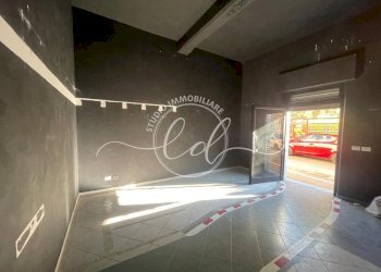 WhatsApp Image 2025-11-28 at 13.36.53 (4).jpeg - Locale Commerciale Pietrasanta - foto 7