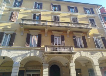 Negozio via Santo Stefano, 84, Bologna (zona Centro Storico) - foto 4