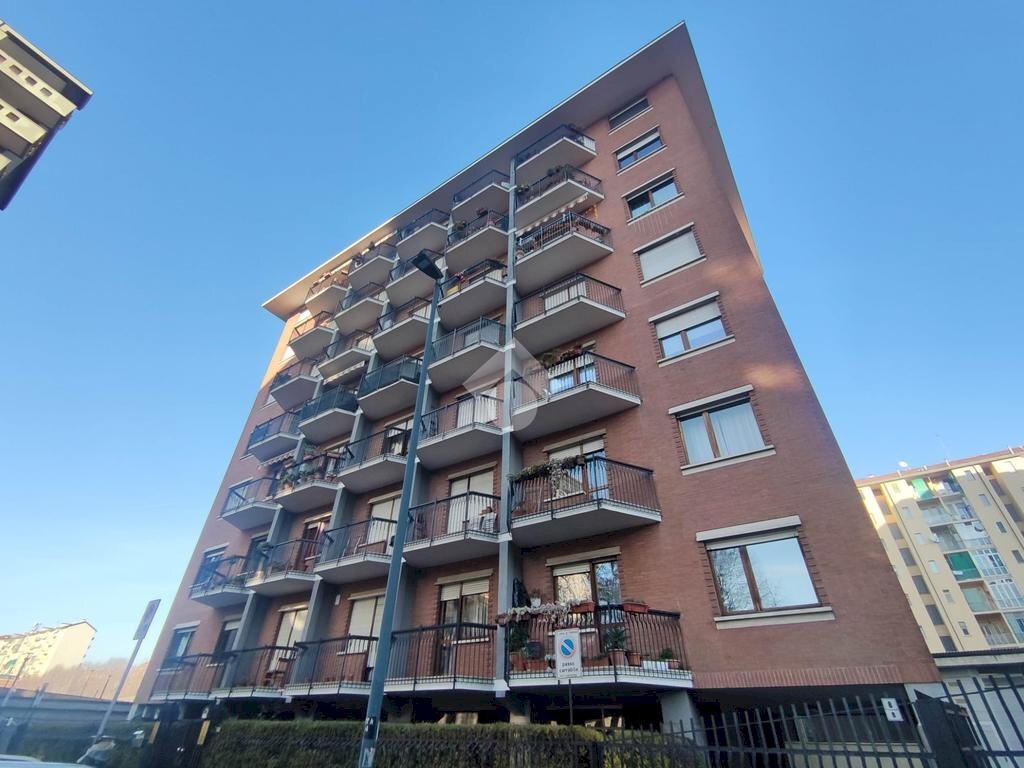 Three-room apartment Via Sospello, Torino (neighborhood Borgo Vittoria) - photo 1