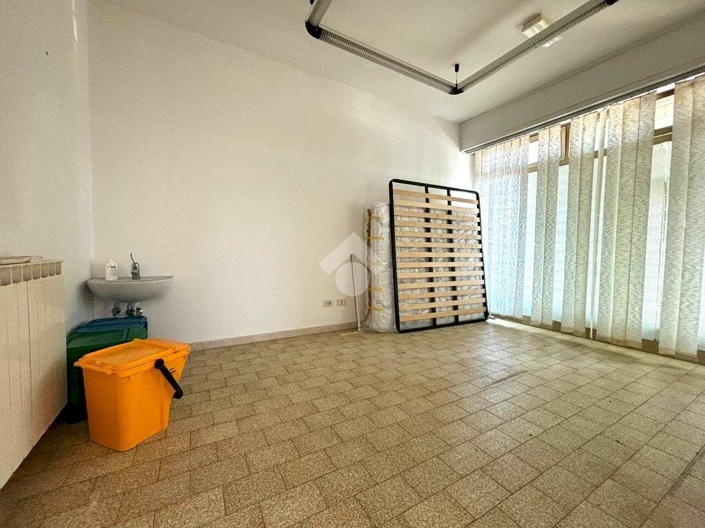 Shop Viale Al Mare, Ravenna (neighborhood Casal Borsetti) - photo 3