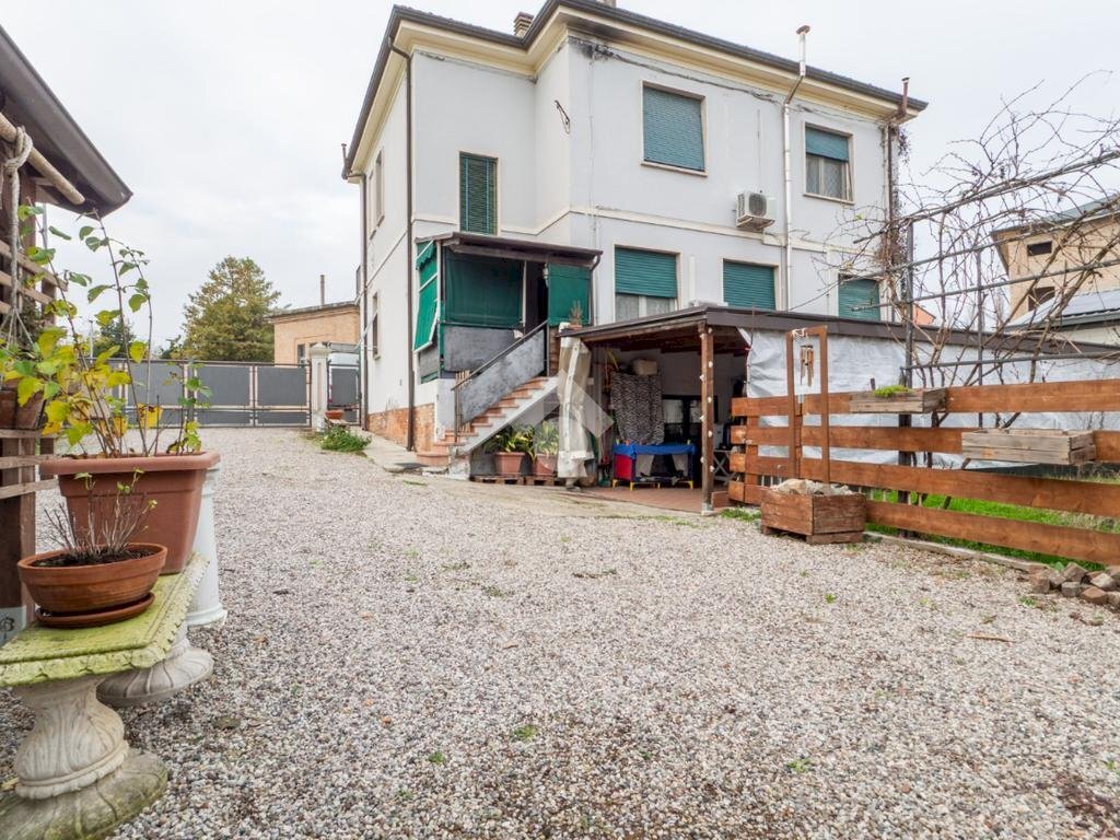 Casa indipendente Via della Cembalina, Ferrara (zona Marrara) - foto 1
