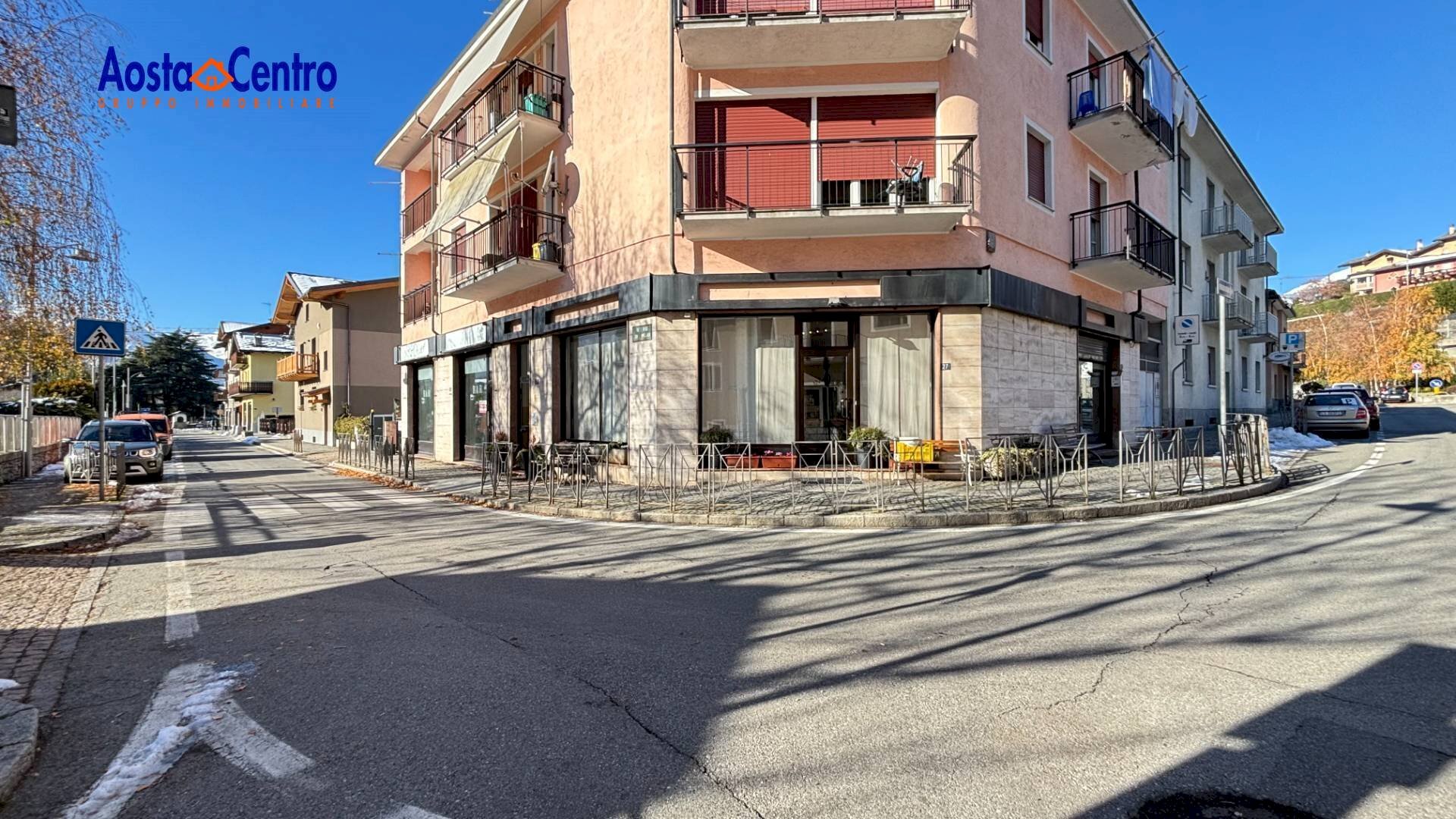 Foto 1 - Locale Commerciale Via Mont Velan
 
25, Aosta - foto 1