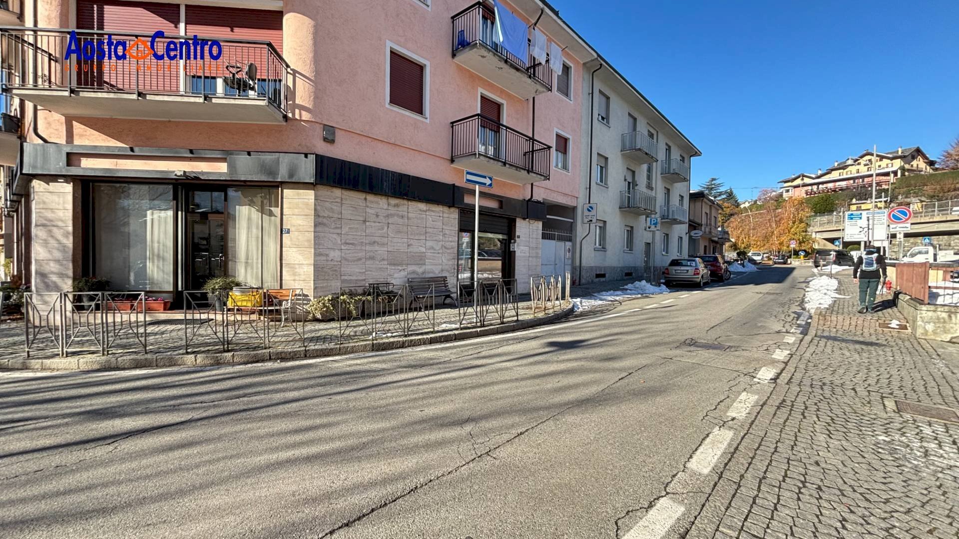 Foto 3 - Locale Commerciale Via Mont Velan
 
25, Aosta - foto 3