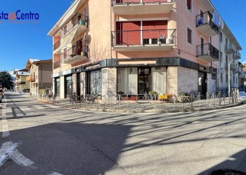 Foto 1 - Locale Commerciale Via Mont Velan
 
25, Aosta - foto 1