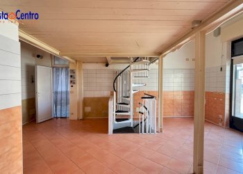 Foto 9 - Locale Commerciale Via Mont Velan
 
25, Aosta - foto 9