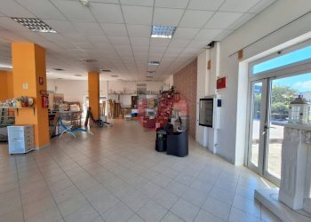 Foto 4 - Negozio Via Tre Santi, Ceppaloni - foto 4