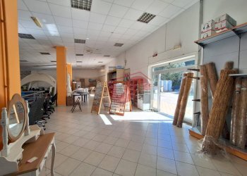 Foto 11 - Negozio Via Tre Santi, Ceppaloni - foto 11