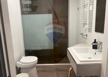 Bagno - Trilocale Largo Ignazio Ciaia
 
7, Bari - foto 3