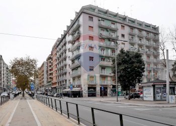Edificio all\'aperto - Trilocale Largo Ignazio Ciaia
 
7, Bari - foto 6
