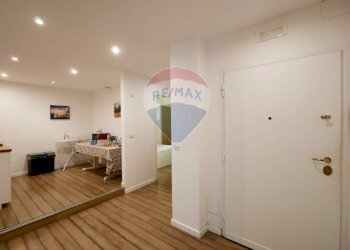 Hall / corridoio - Trilocale Largo Ignazio Ciaia
 
7, Bari - foto 14