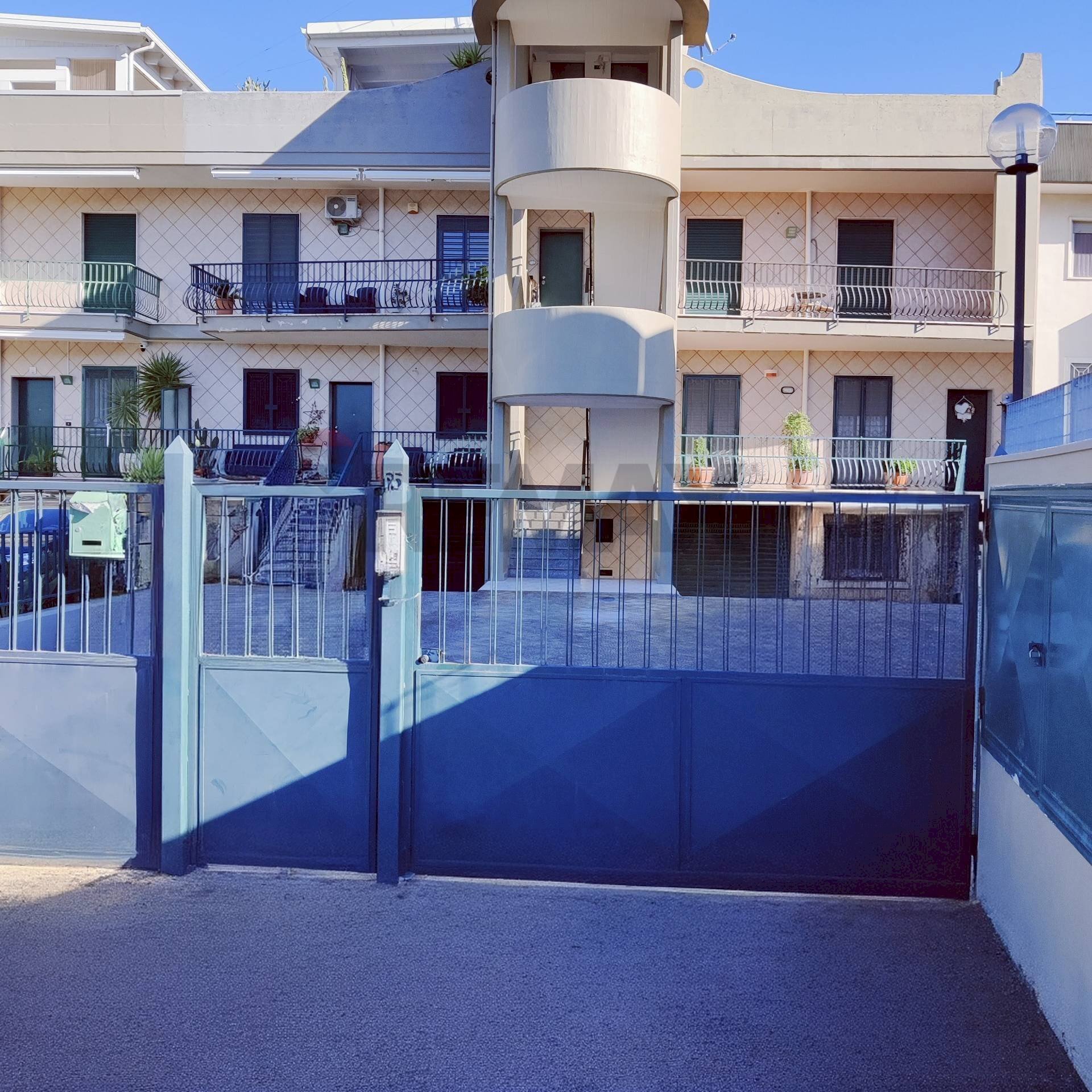 Edificio all\'aperto - Three-room apartment Via Casamassima
 
55, Cellamare - photo 3