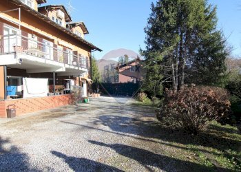 Edificio all\'aperto - Trilocale via san martino
 
13, Viggiù - foto 35