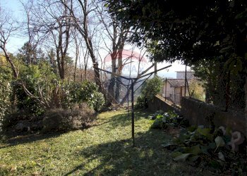 Giardino - Trilocale via san martino
 
13, Viggiù - foto 36