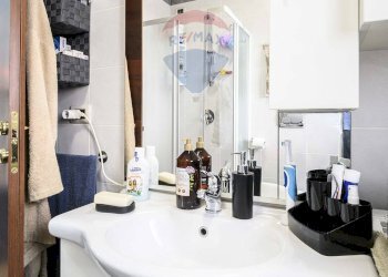 Bagno - Trilocale via vigna del piano
 
23, Riano - foto 15