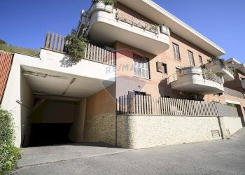 Edificio all\'aperto - Trilocale via vigna del piano
 
23, Riano - foto 26