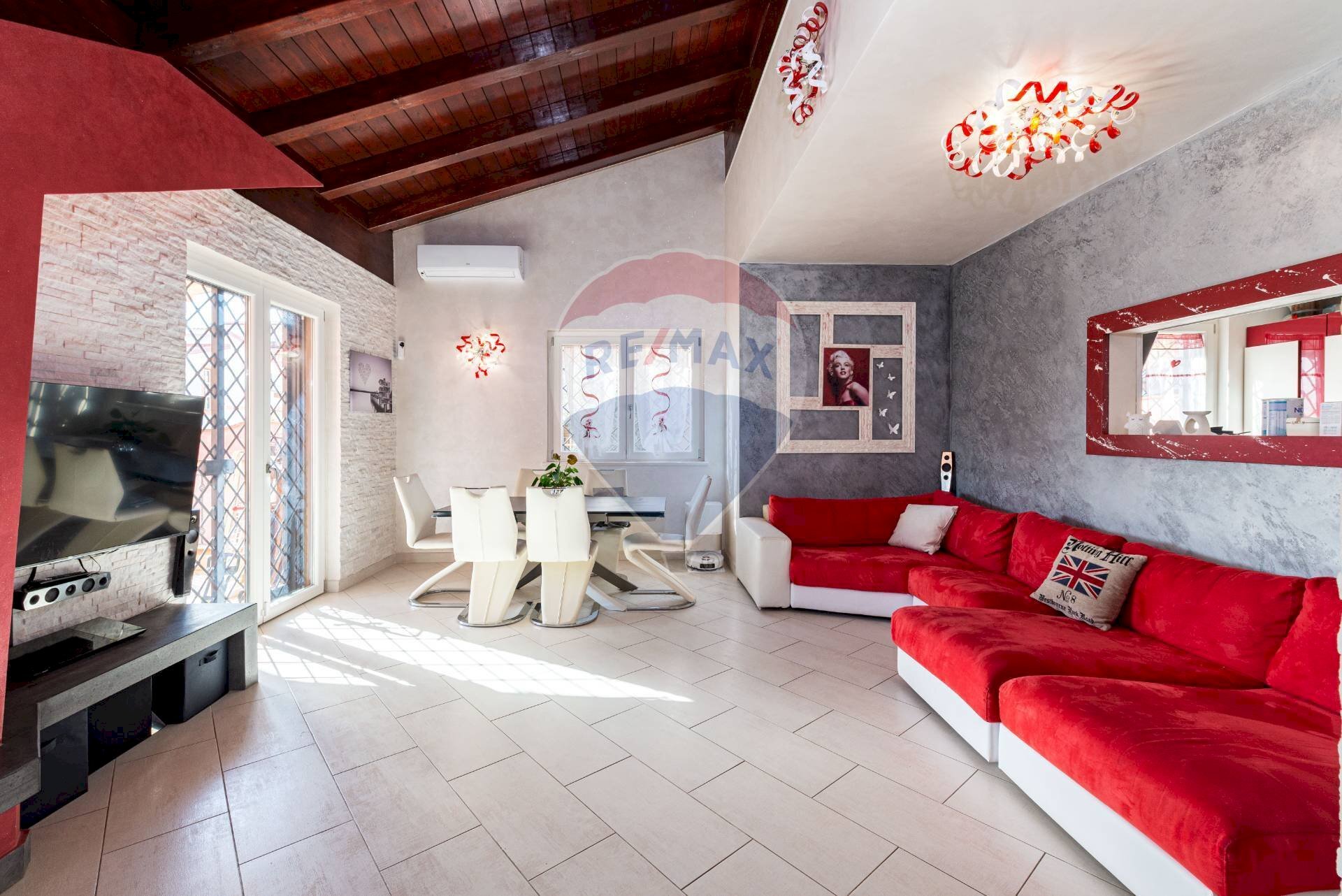 Sala da pranzo - Casa semi indipendente Via Medardo Rosso
 
24, Roma - foto 2