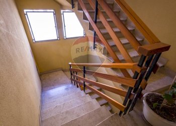 Scale - Apartment Via Leonardo Da Vinci
 
111, Palermo - photo 17