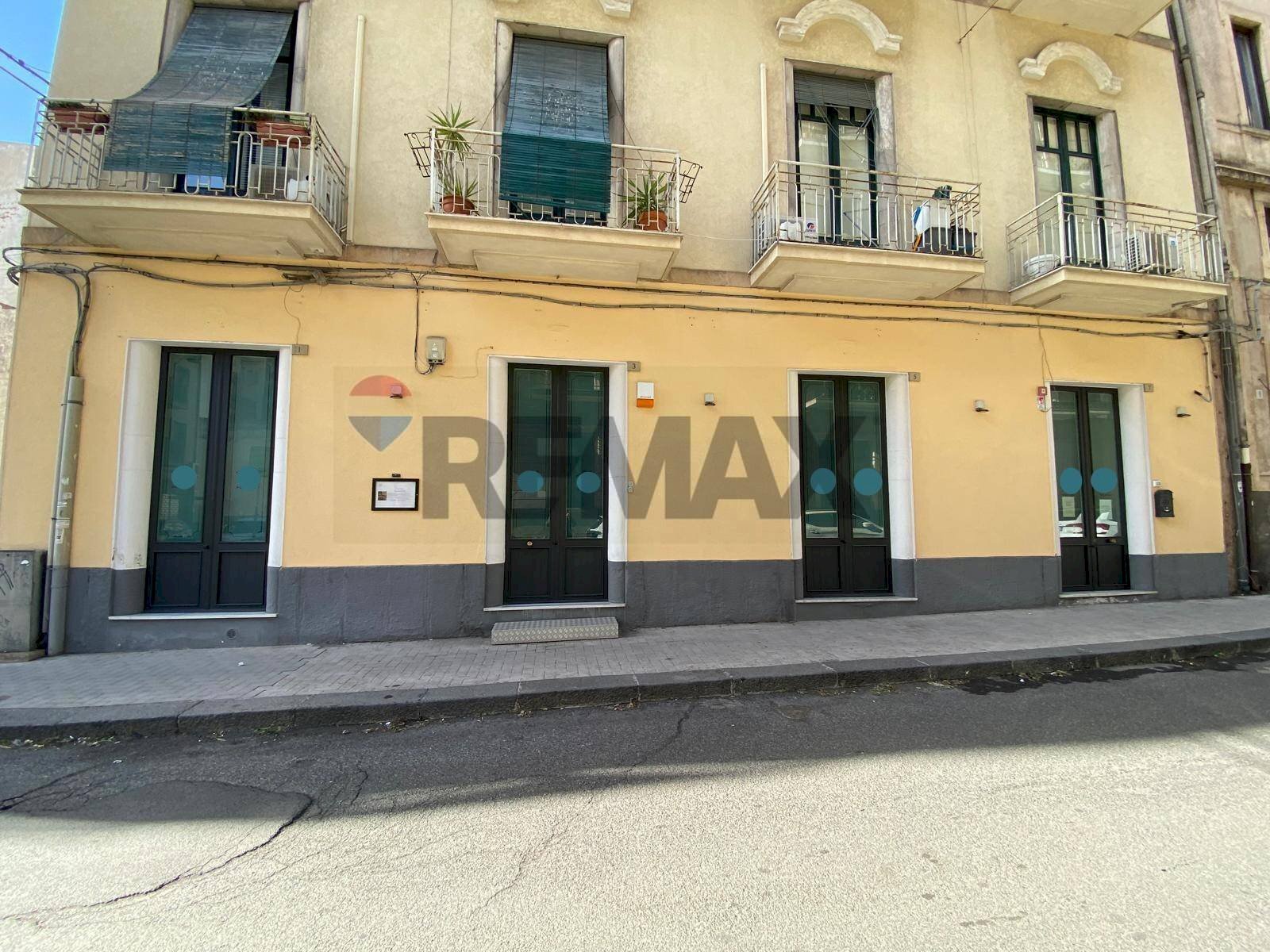 Edificio all\'aperto - Locale Commerciale Via Mario Sangiorgi, Catania - foto 1