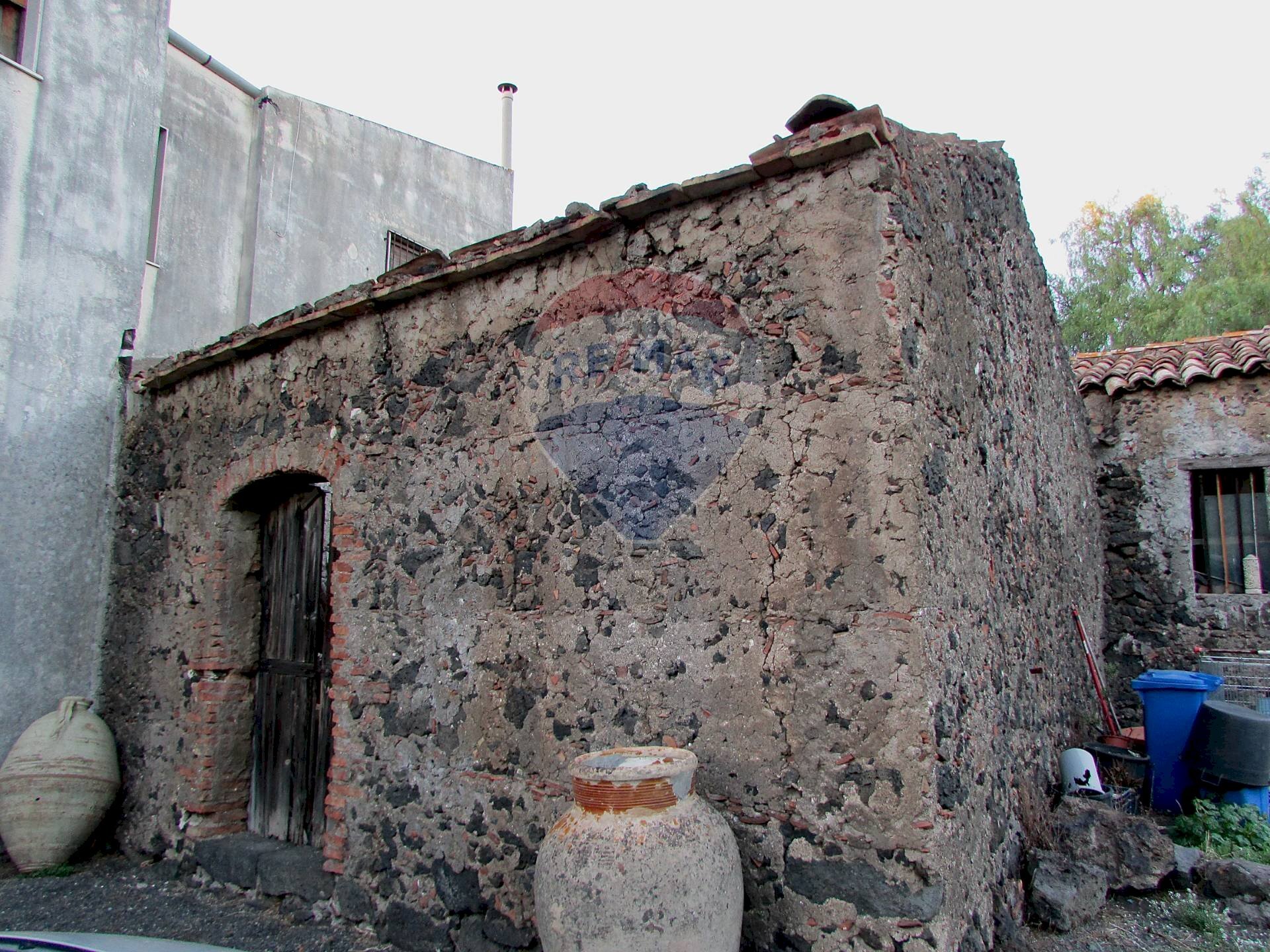 Casa all\'aperto - Villa Via Rua di Sotto
 
43, San Gregorio di Catania - foto 1