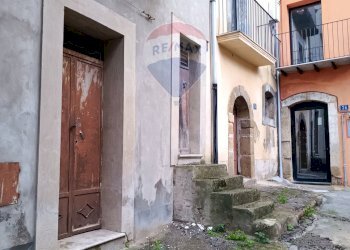Edificio all\'aperto - Casa semi indipendente Via Orbiti
 
42, Caltagirone - foto 18
