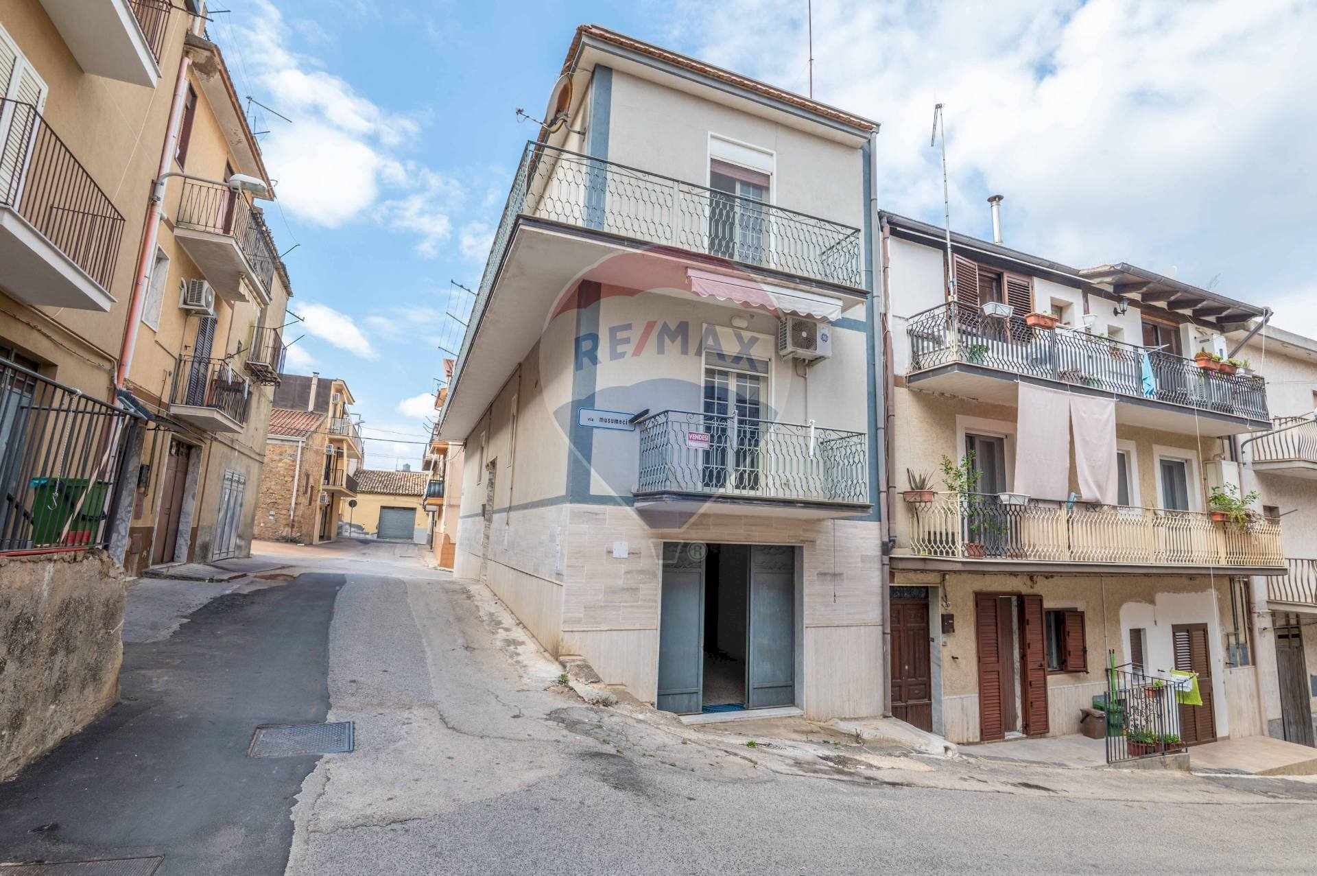 Edificio all\'aperto - Casa semi indipendente Via Vincenzo Bellini
 
6, Mirabella Imbaccari - foto 2