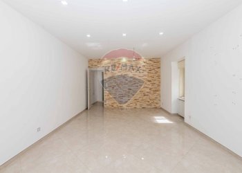 Stanza vuota - Casa semi indipendente Via Vincenzo Bellini
 
6, Mirabella Imbaccari - foto 8